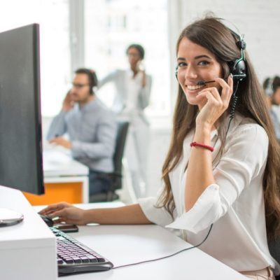customer-engagement-center-vs-contact-center-1024x683 customer-engagement-center-vs-contact-center-1024x683